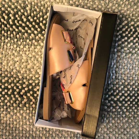 NEW in box. Lace-Up Desmond Slides - Picture 4 of 5